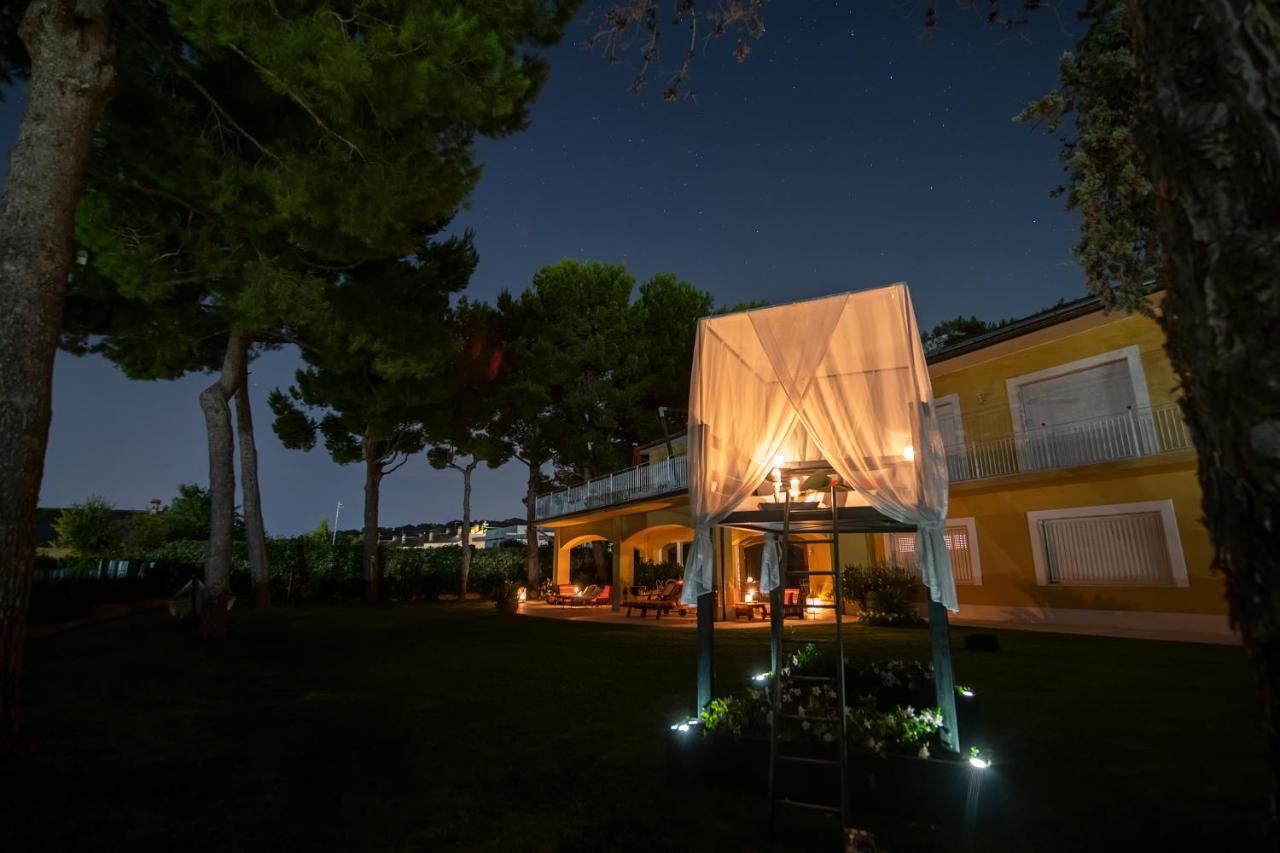 シローロ Tra Gli Alberi E Il Mare Bed & Breakfast エクステリア 写真
