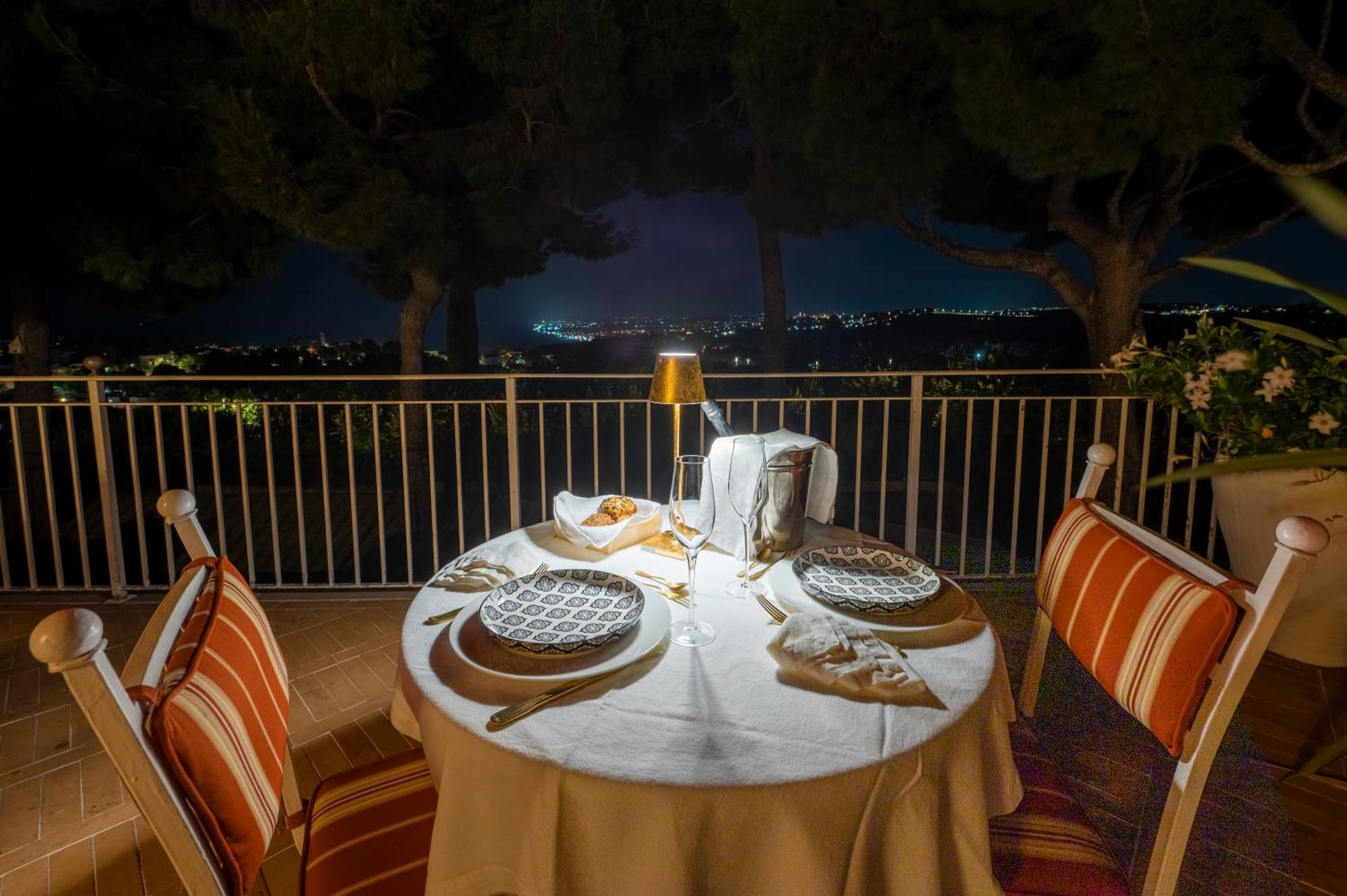 シローロ Tra Gli Alberi E Il Mare Bed & Breakfast エクステリア 写真