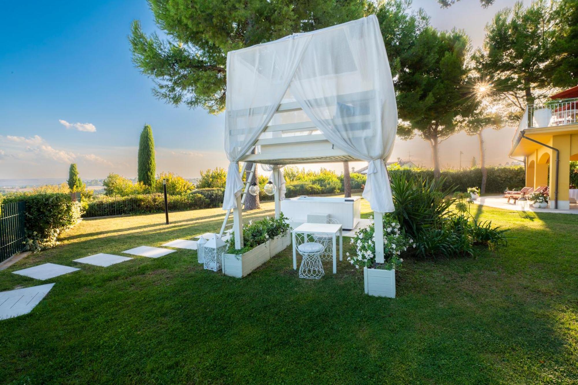 シローロ Tra Gli Alberi E Il Mare Bed & Breakfast エクステリア 写真