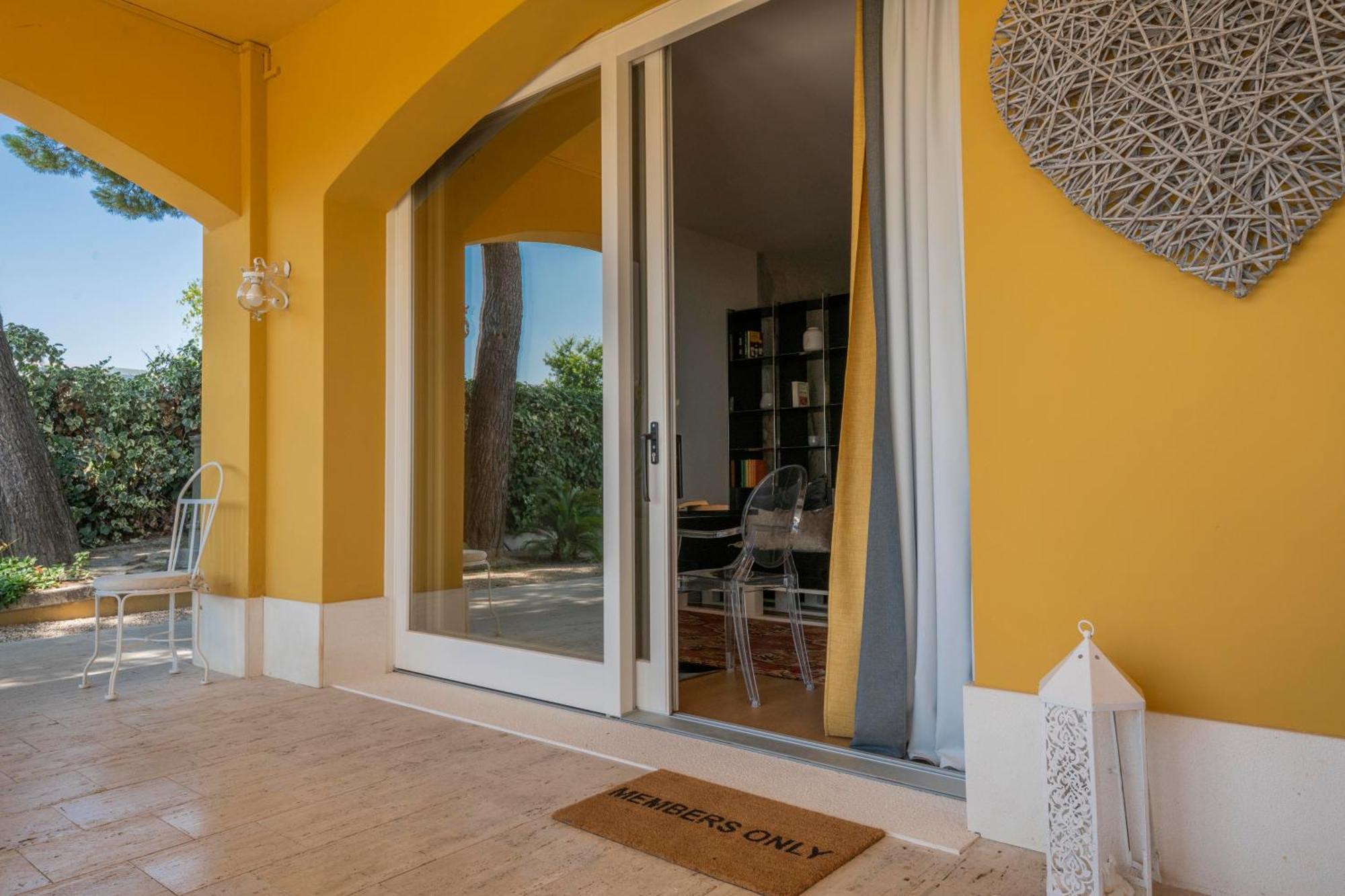 シローロ Tra Gli Alberi E Il Mare Bed & Breakfast 部屋 写真