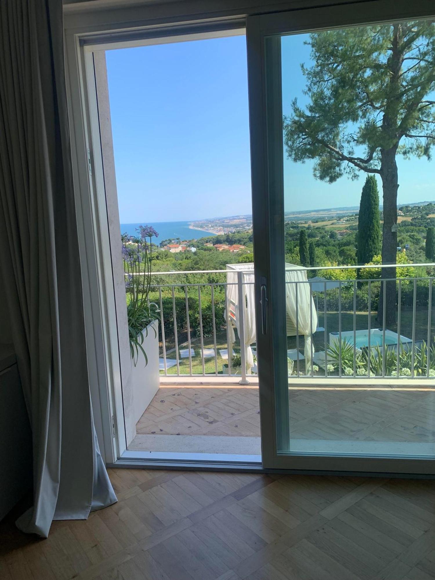 シローロ Tra Gli Alberi E Il Mare Bed & Breakfast エクステリア 写真