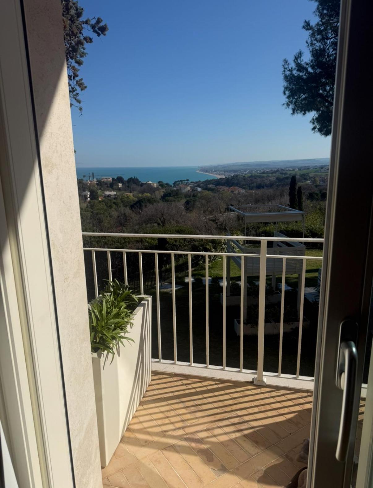 シローロ Tra Gli Alberi E Il Mare Bed & Breakfast エクステリア 写真