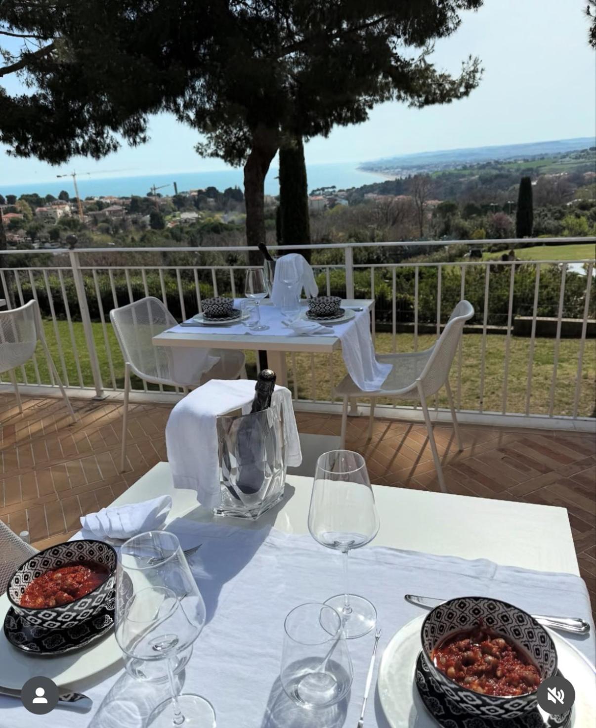 シローロ Tra Gli Alberi E Il Mare Bed & Breakfast エクステリア 写真