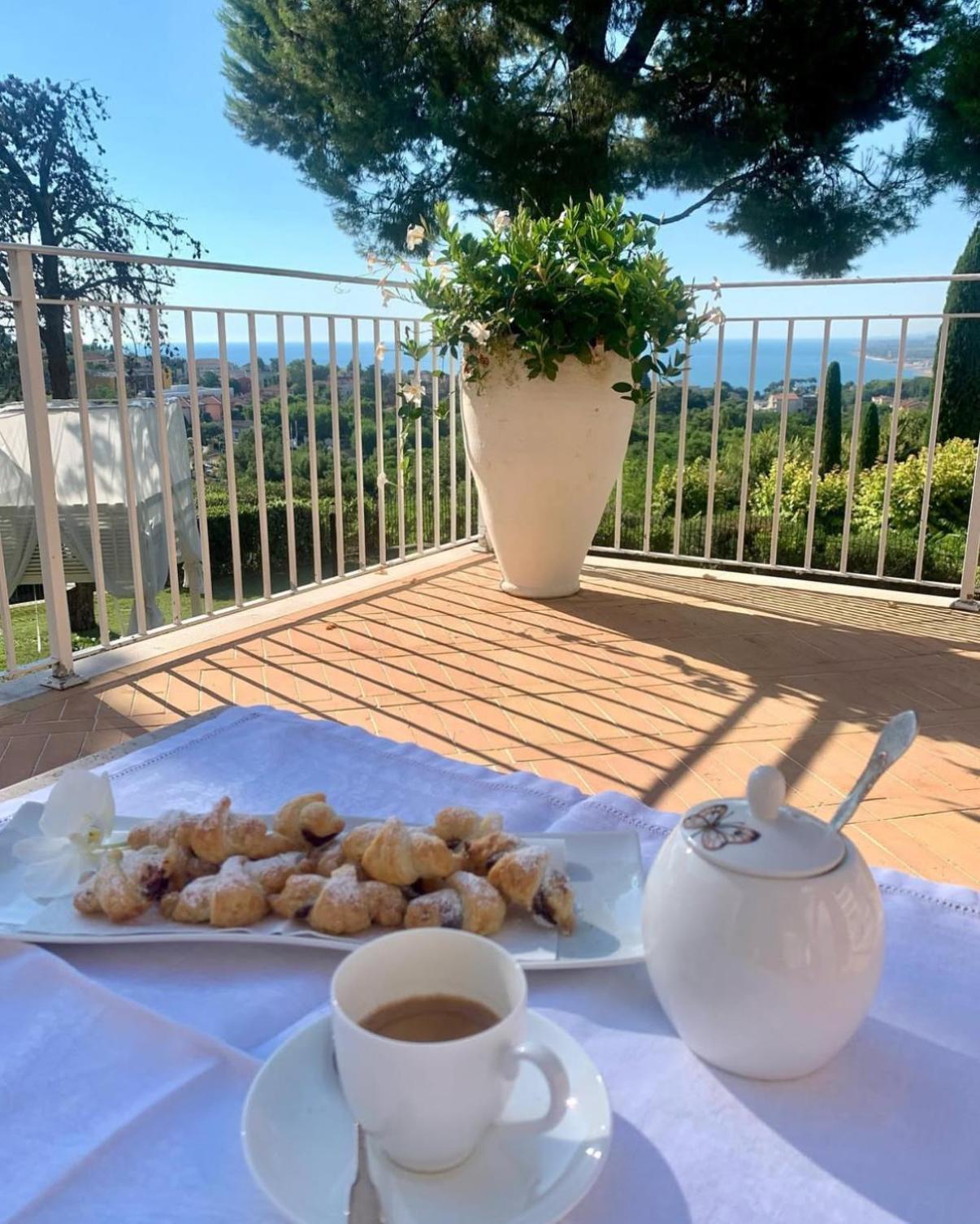 シローロ Tra Gli Alberi E Il Mare Bed & Breakfast エクステリア 写真